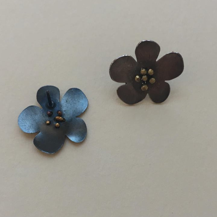 Daniel Flower Rounded Earrings