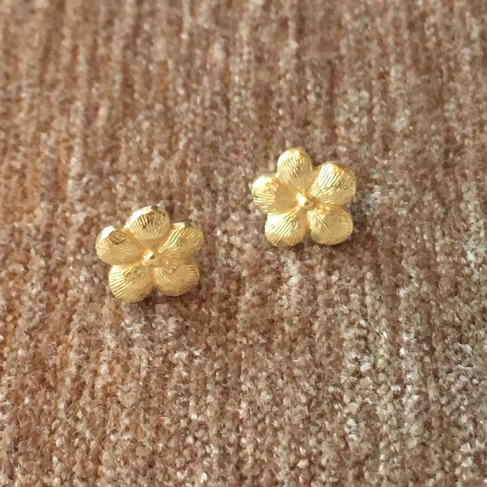 Dogwood Mini Gold Earrings