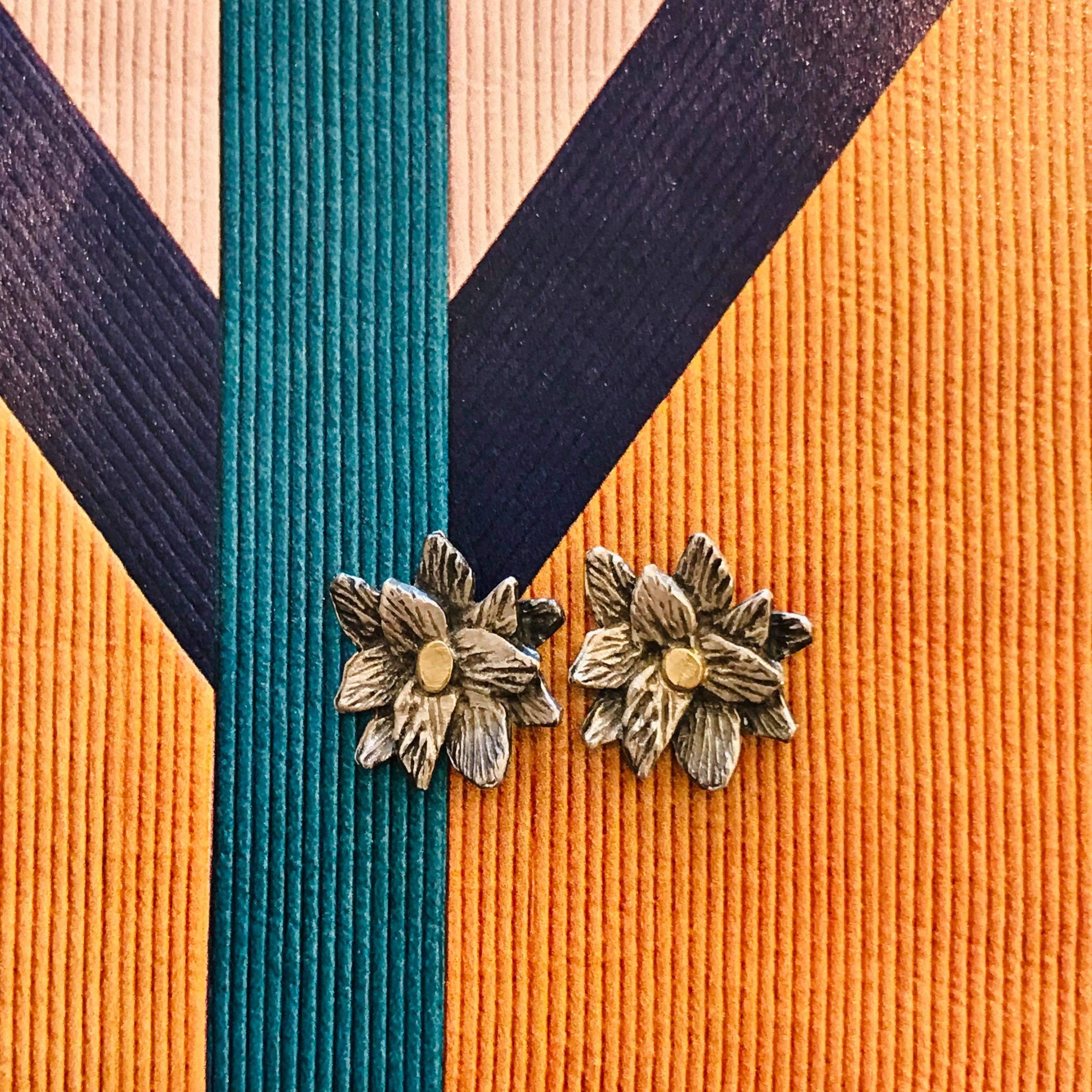 Wax Flower Pointed Small Earrings (Patina)