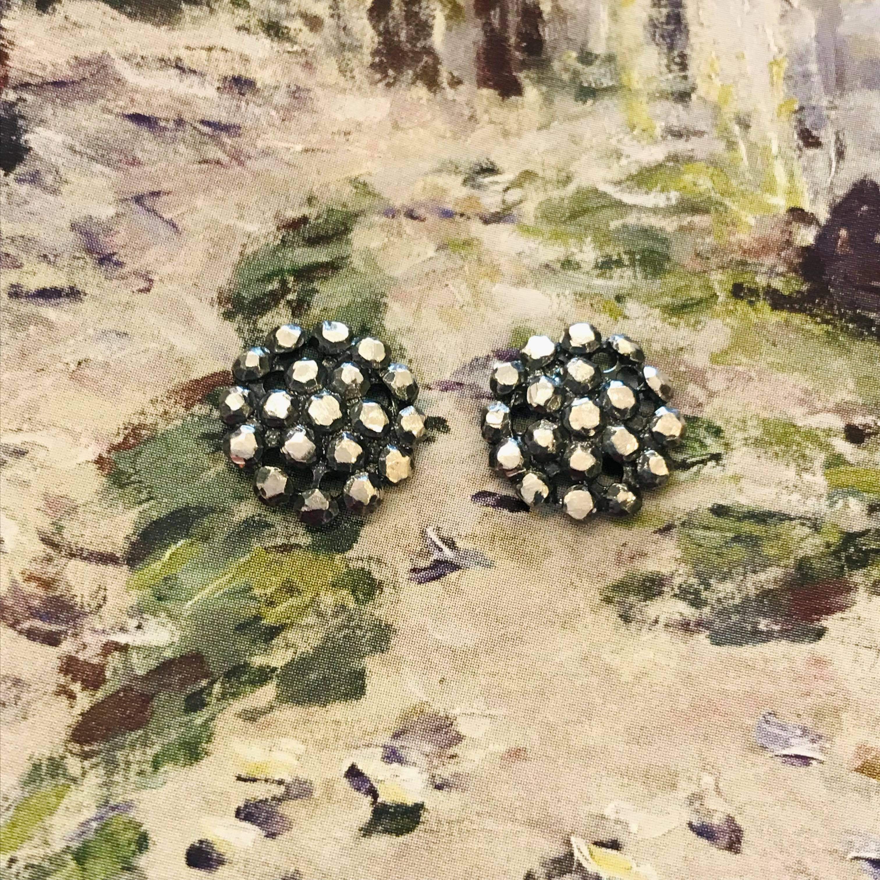 Buckle Medium Stud Earrings