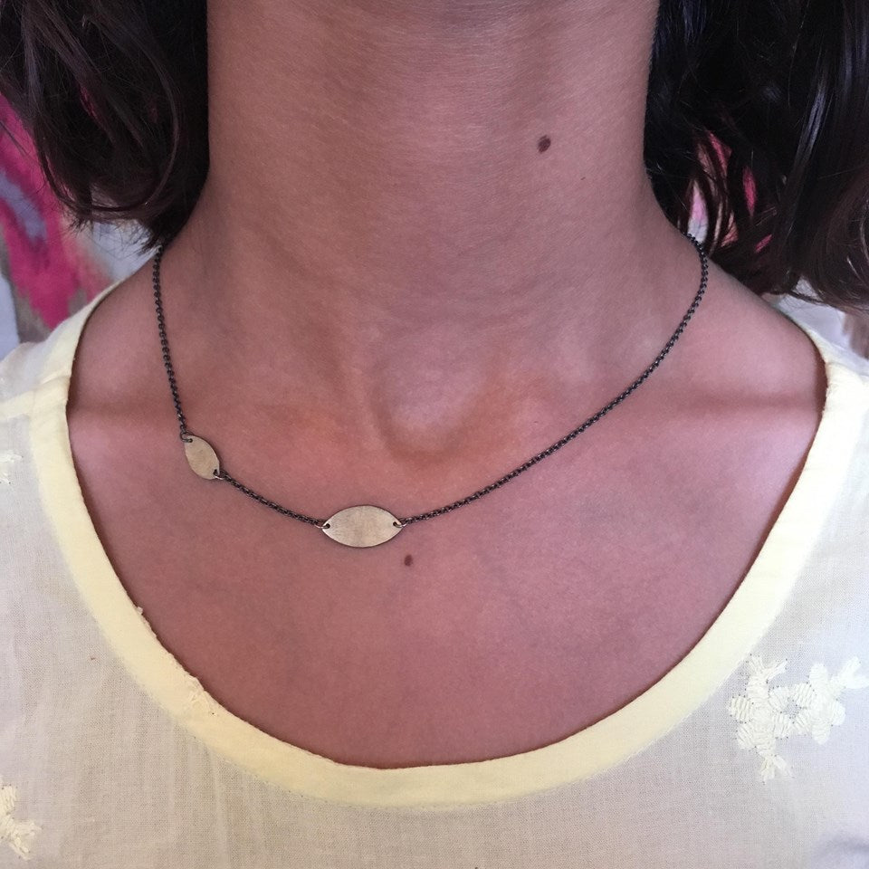 Ixora Mini 2-Leaf Chain Necklace