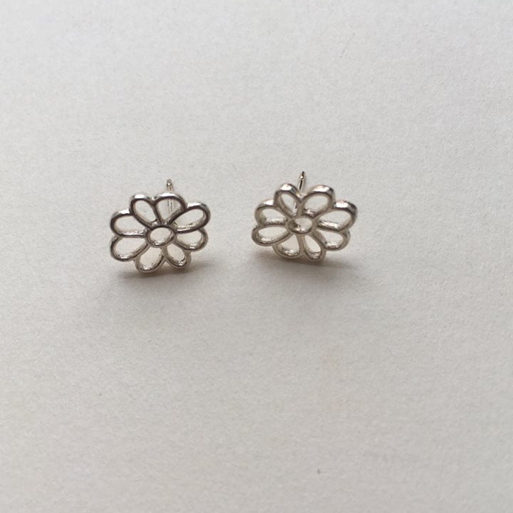 Kellie Flower Small Stud Earrings