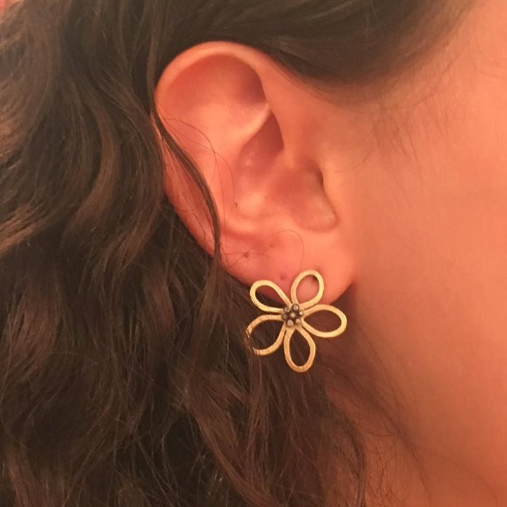 Limned Flower Gold Earrings