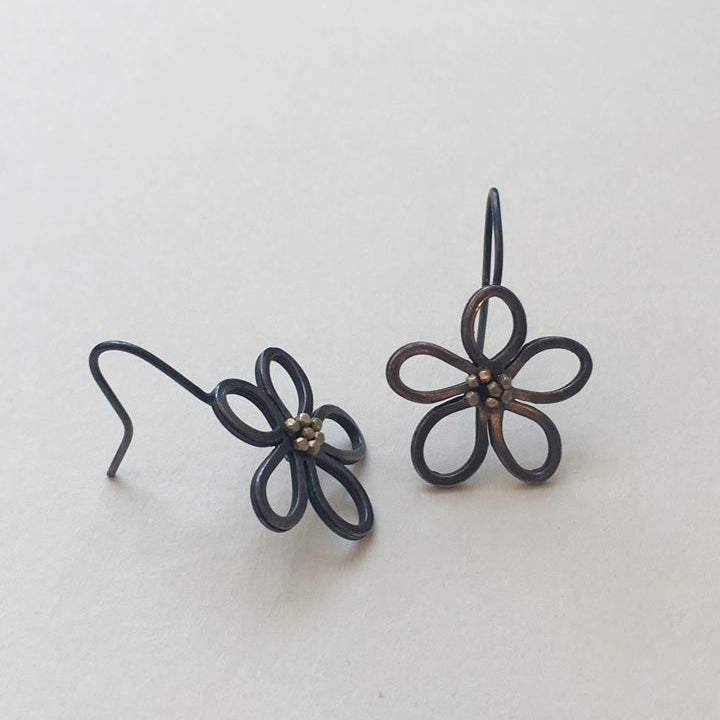 Limned Flower Silver Small Hook Earrings