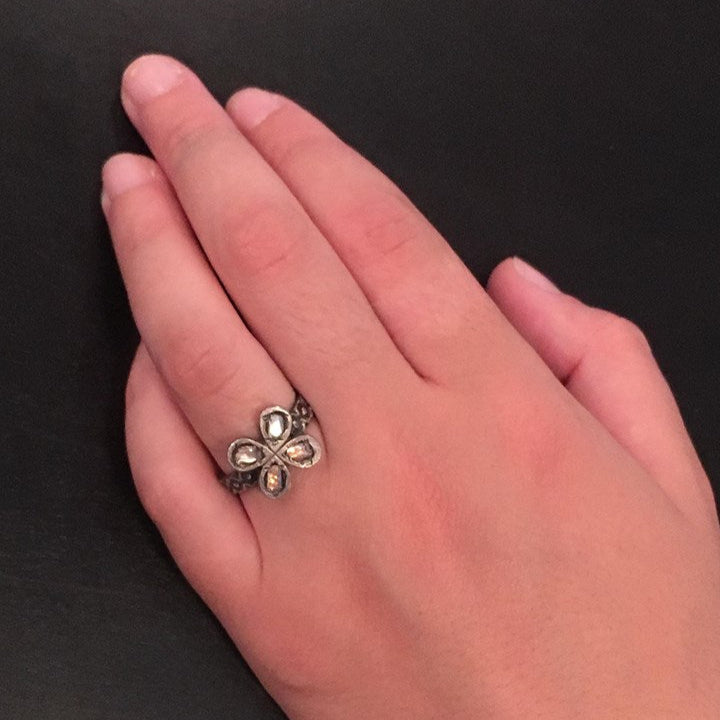 Rosa 4-Petal Ring