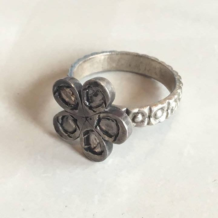 Rosa 5-Petal Ring