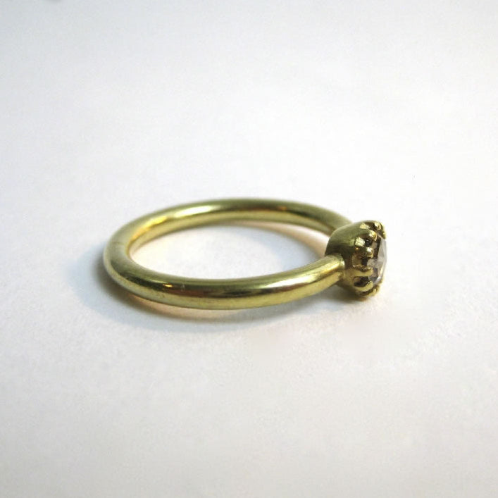 Solitaire Gold Small Ring