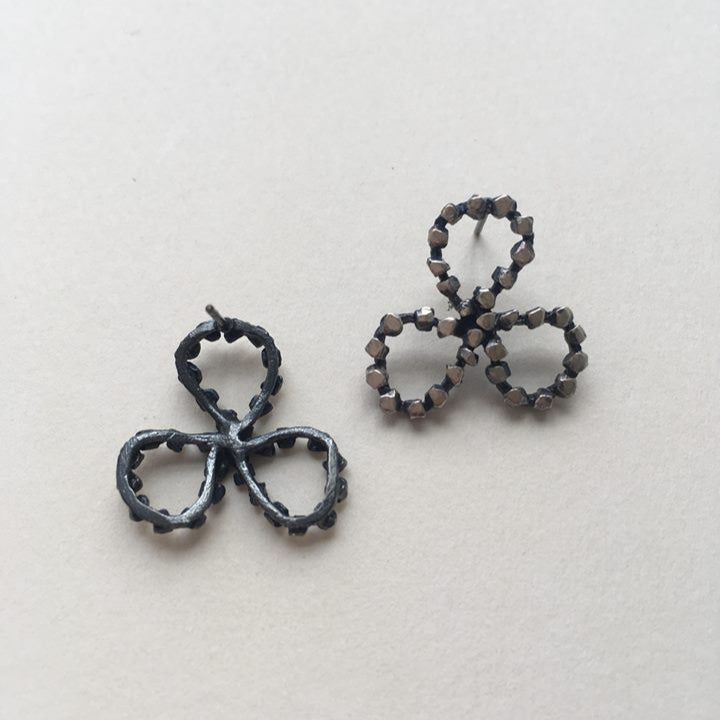 Victoria 3-Petal Silver Earrings (Patina)