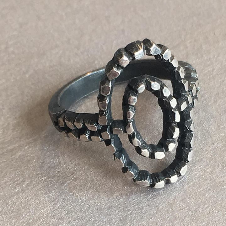 Victoria Double Oval Outline Ring (Patina)