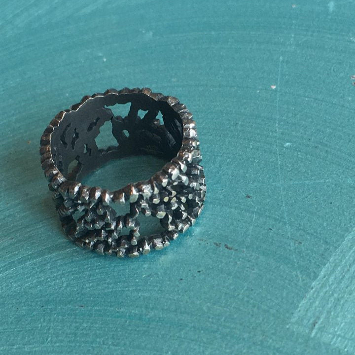 Victoria Lace Wide Ring (Patina)