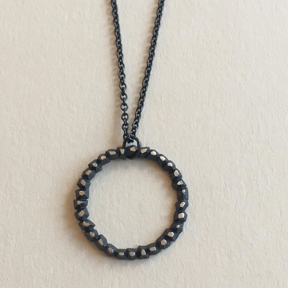 Victoria Outline Round Pendant