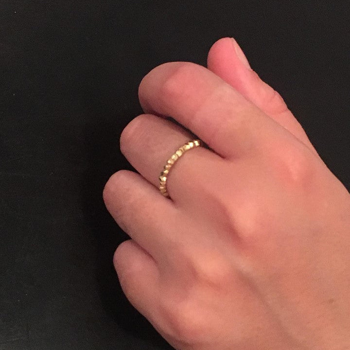 Victoria Wave Single Thin Gold Ring