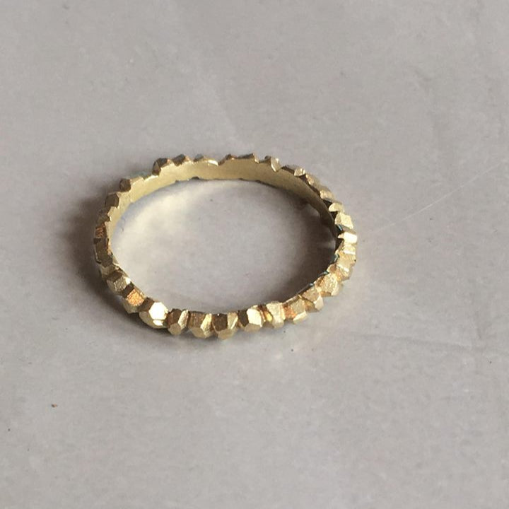 Victoria Wave Single Thin Gold Ring