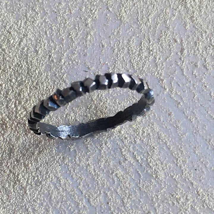 Victoria Wave Single Thin Silver Ring (Patina)