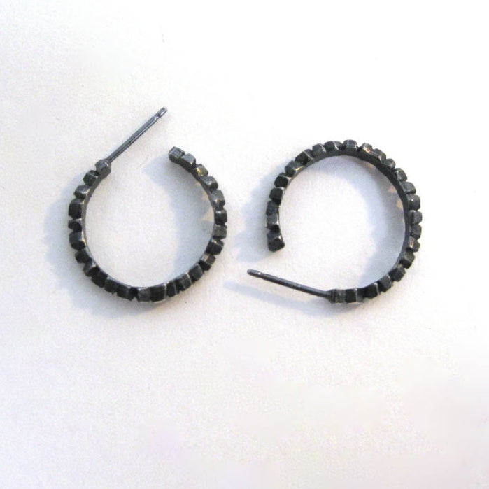 Victoria Wave Small Single Hoop Earrings (Patina)